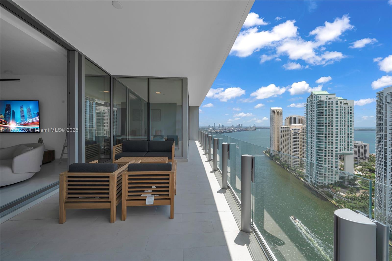 image Aston Martin Residences14