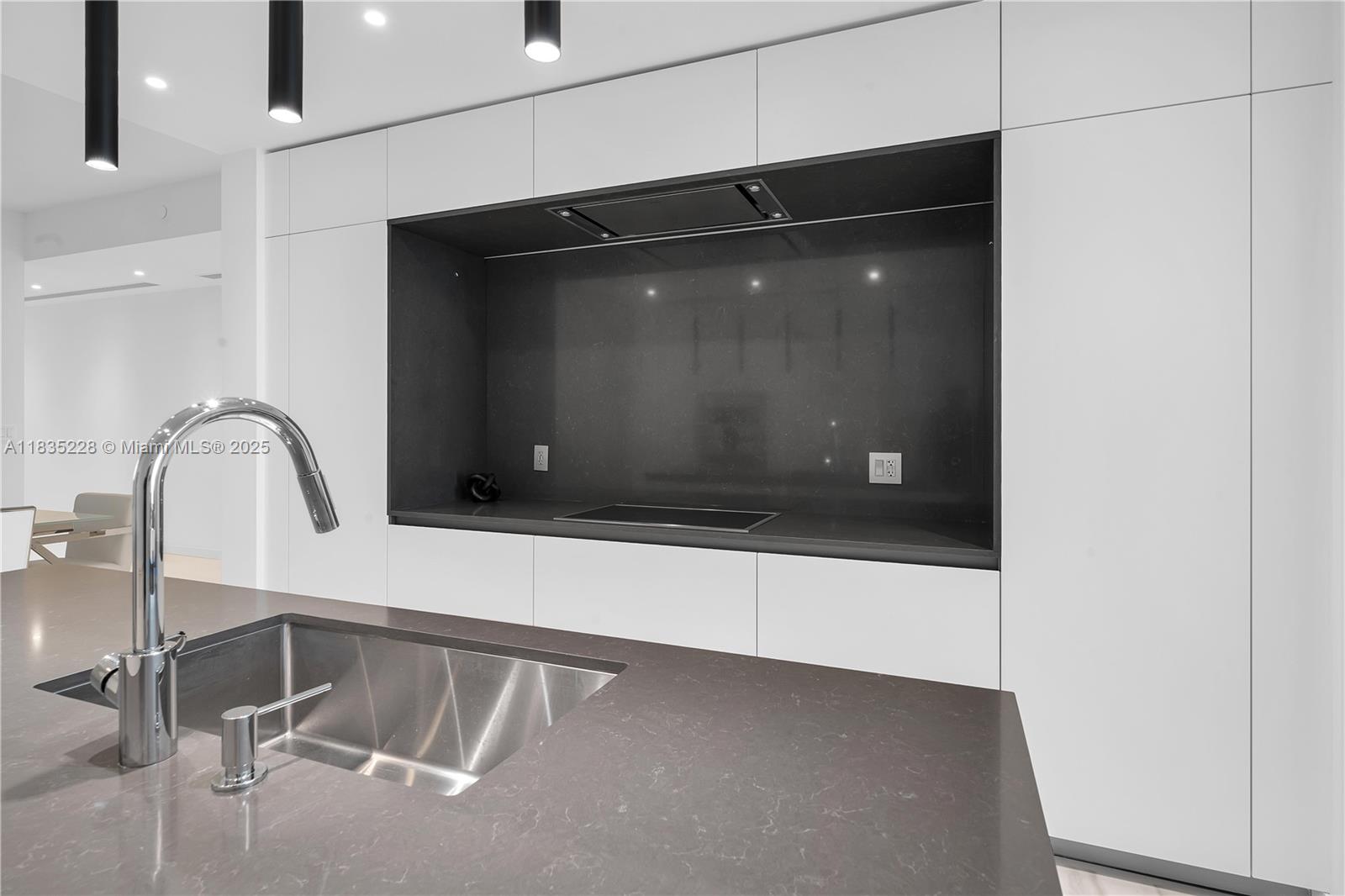 image Aston Martin Residences16