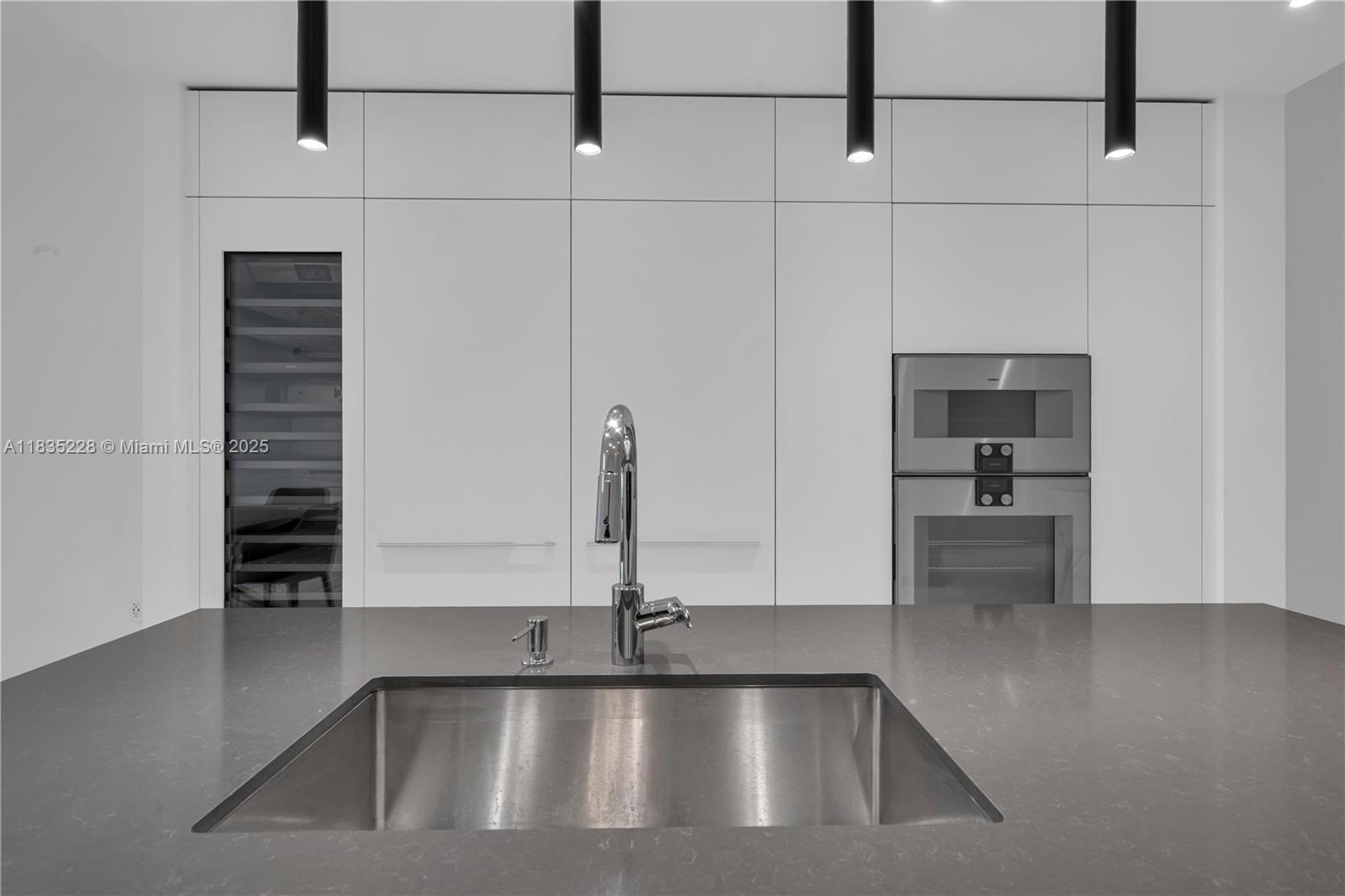 image Aston Martin Residences17