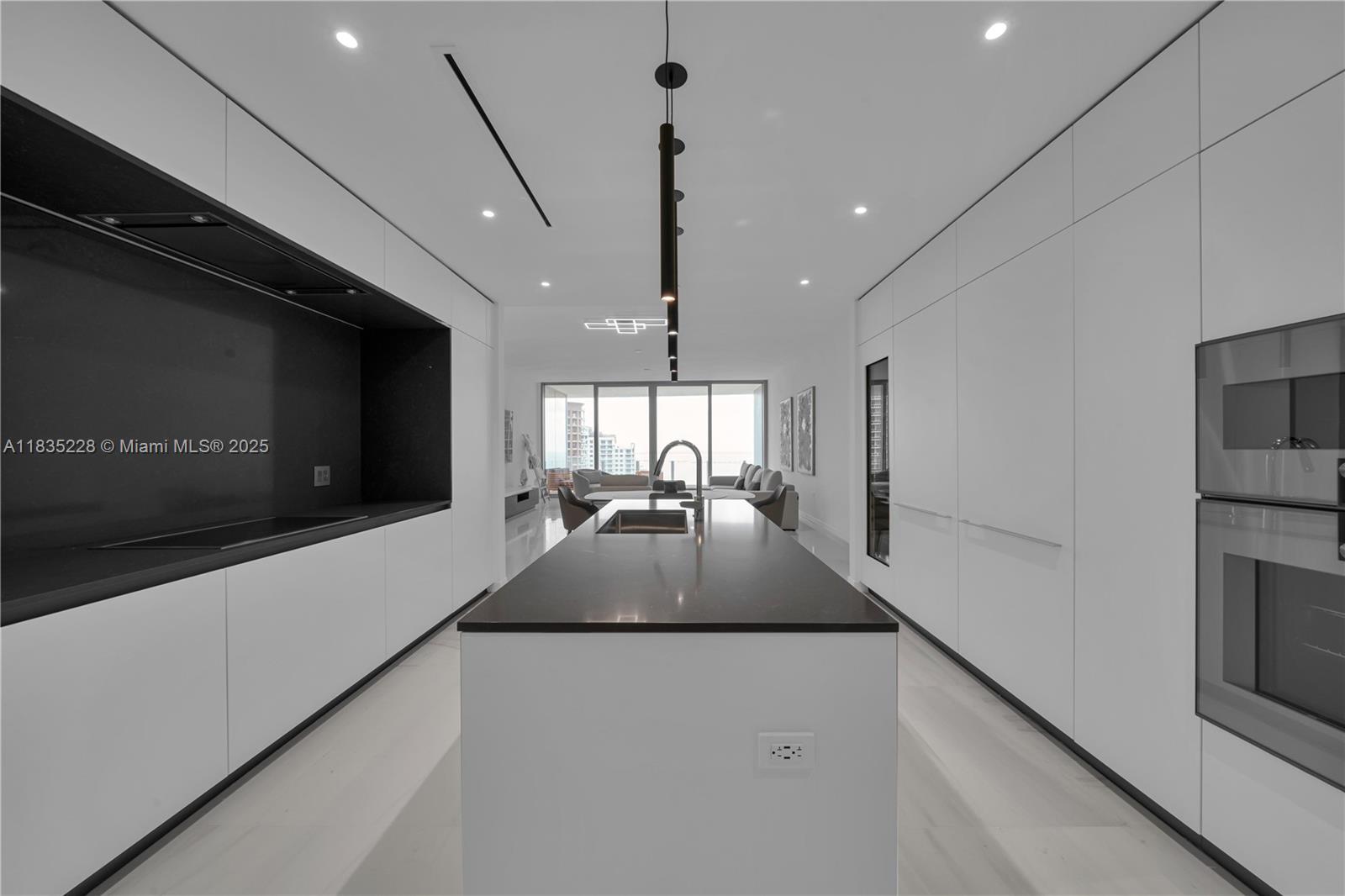 image Aston Martin Residences18