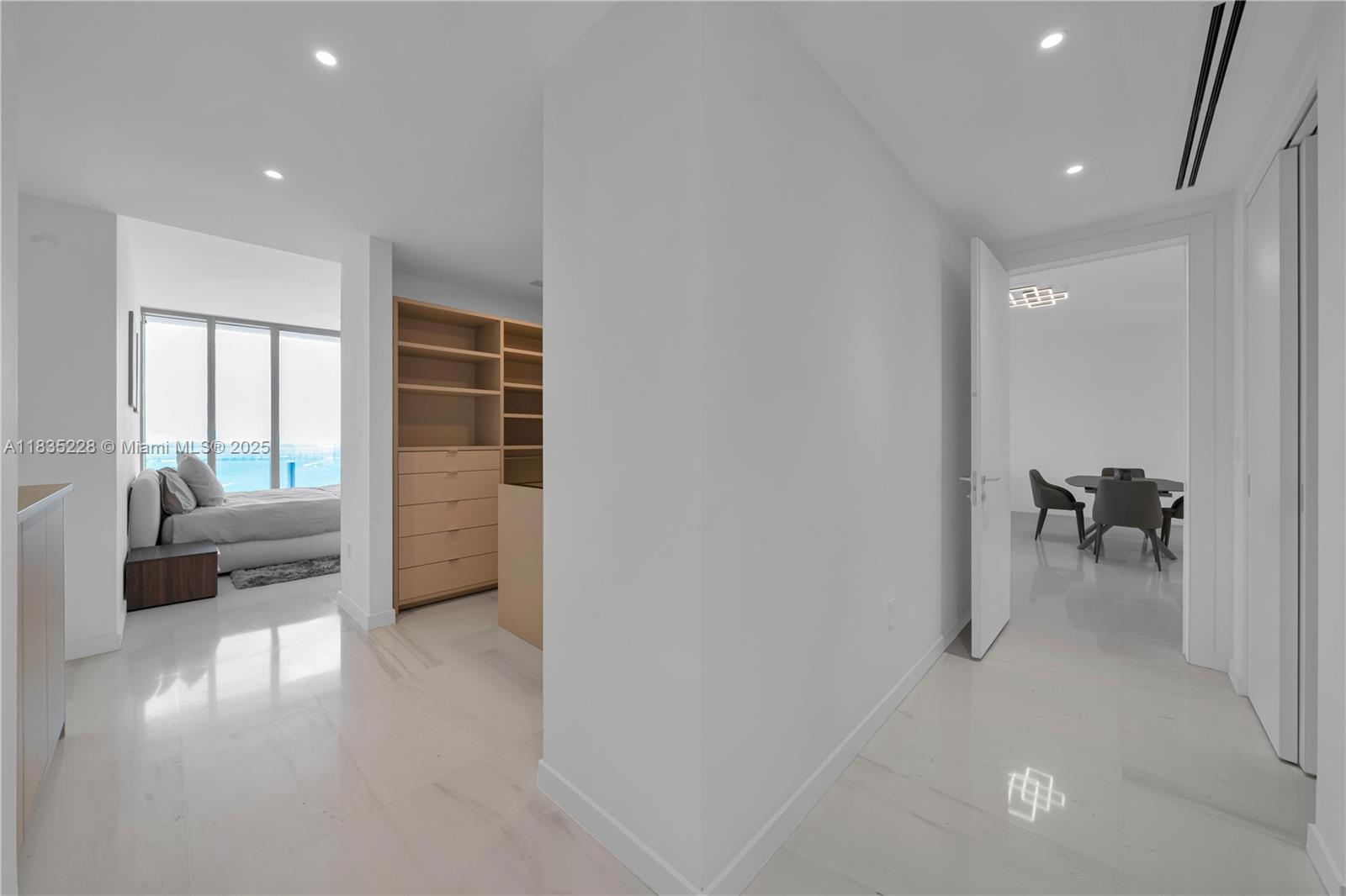 image Aston Martin Residences21