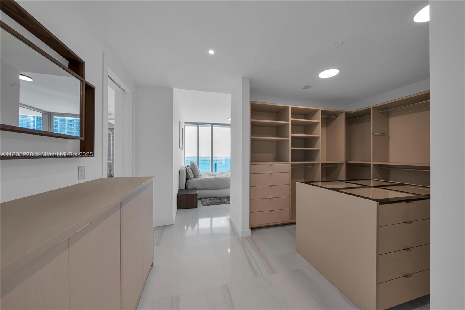 image Aston Martin Residences25