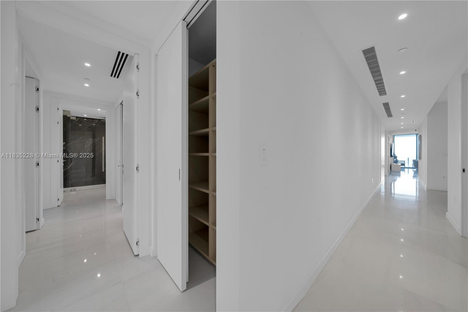 image Aston Martin Residences2