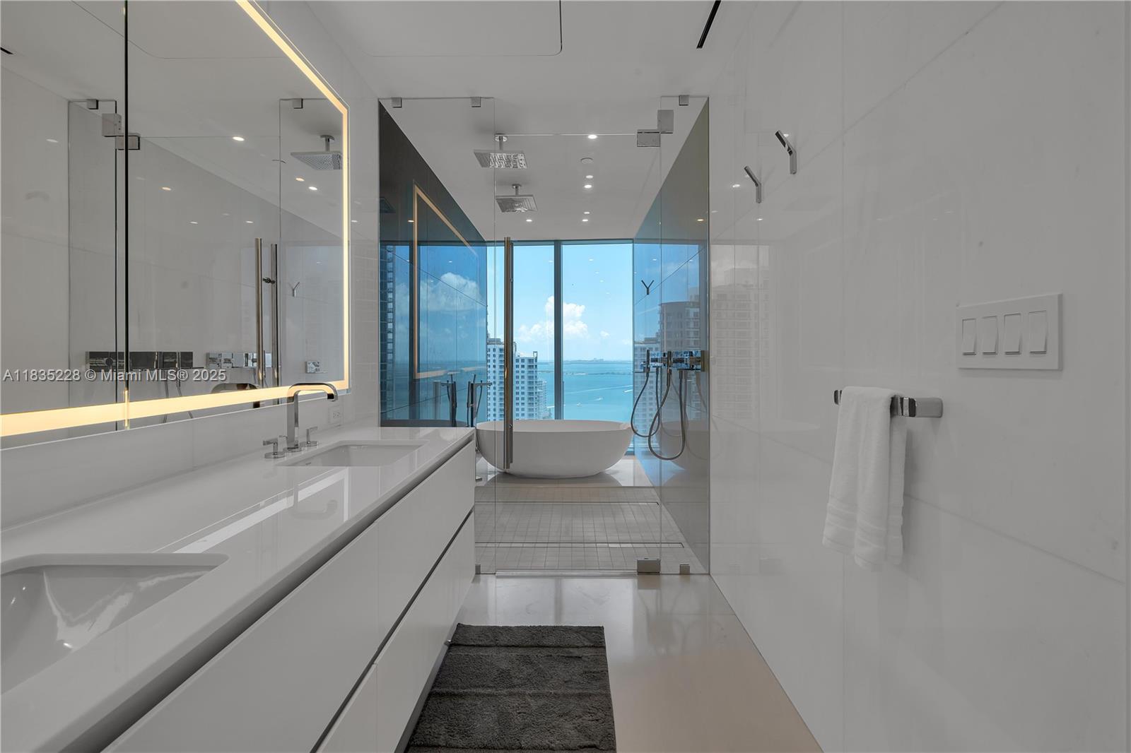 image Aston Martin Residences31