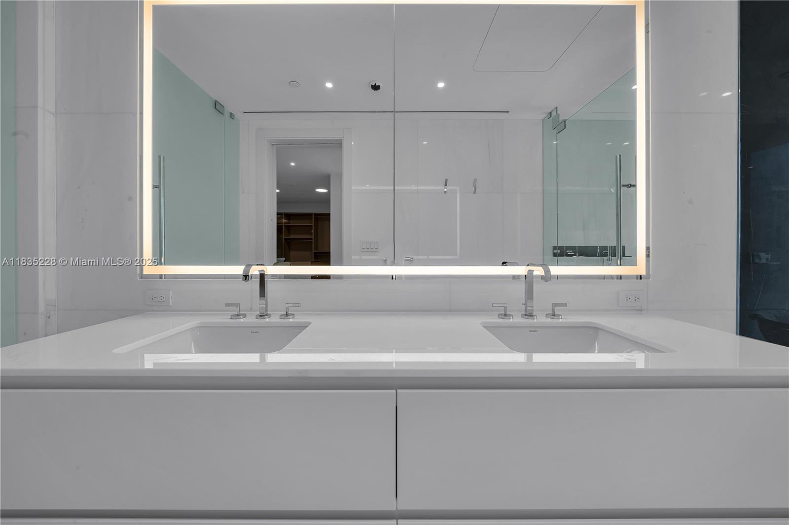 image Aston Martin Residences32
