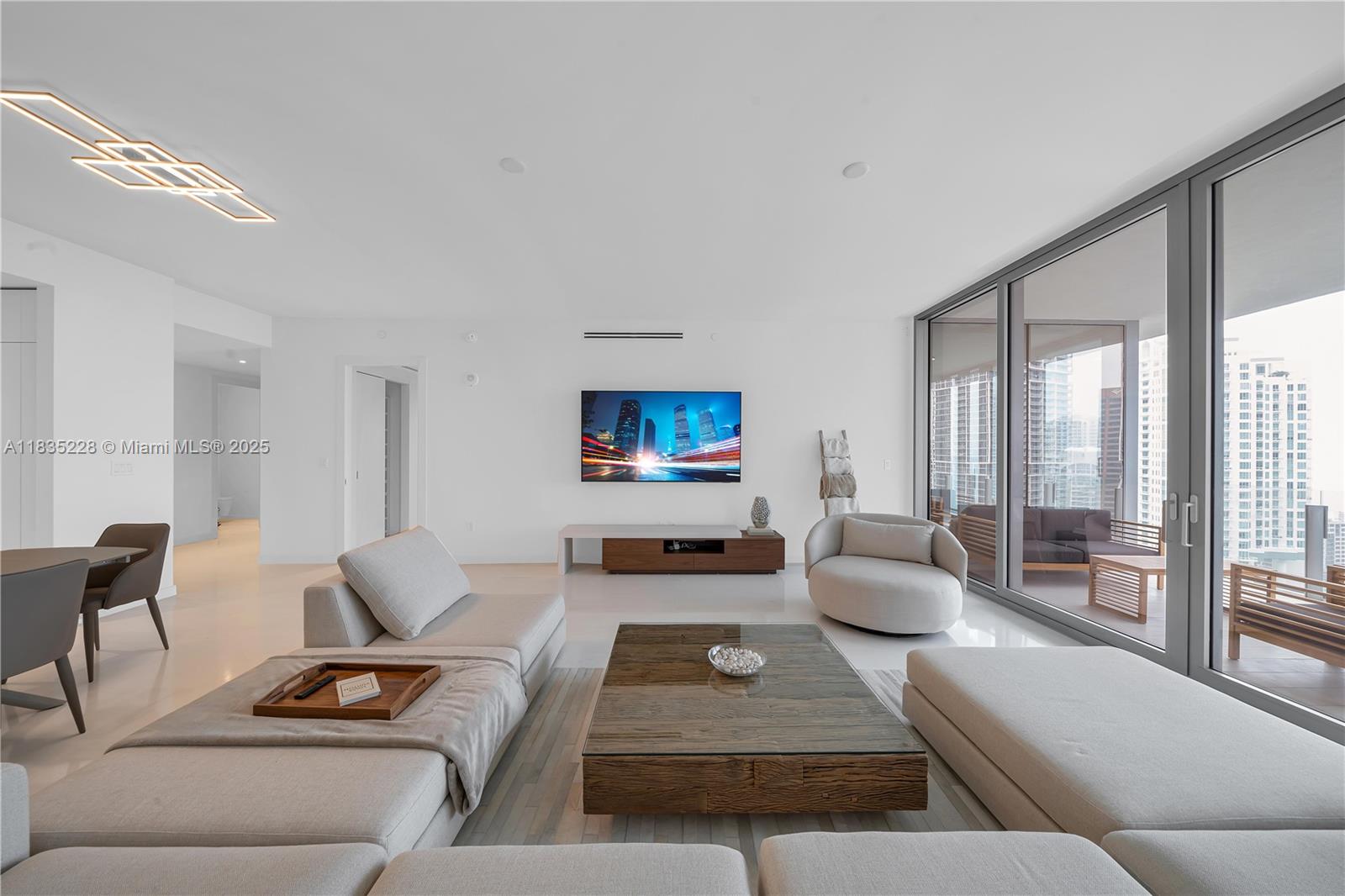 image Aston Martin Residences3