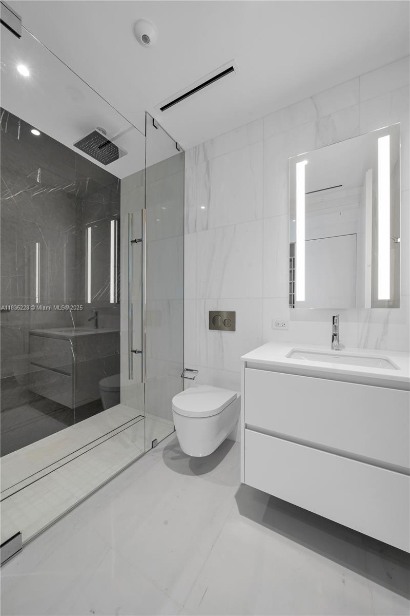 image Aston Martin Residences40