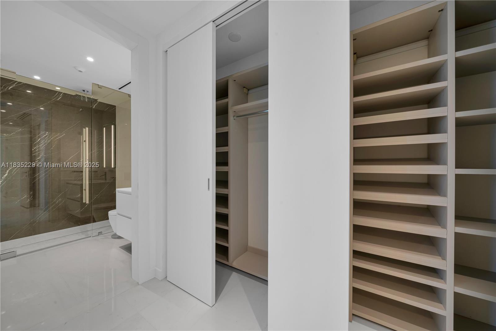 image Aston Martin Residences44
