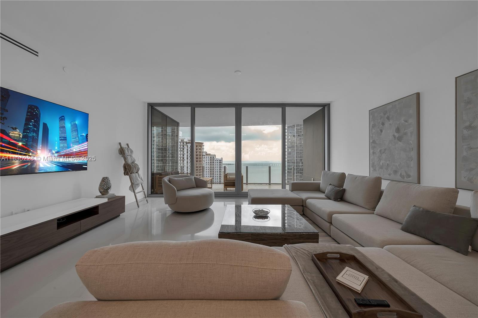 image Aston Martin Residences4