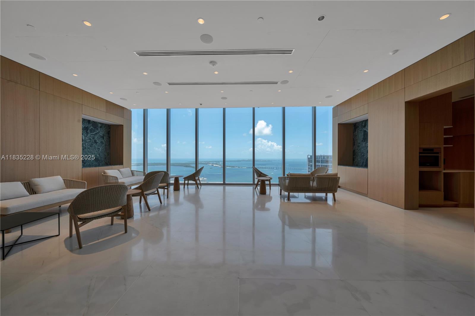 image Aston Martin Residences51