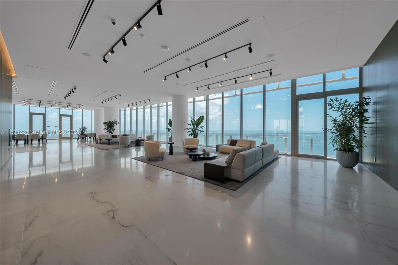 image Aston Martin Residences52
