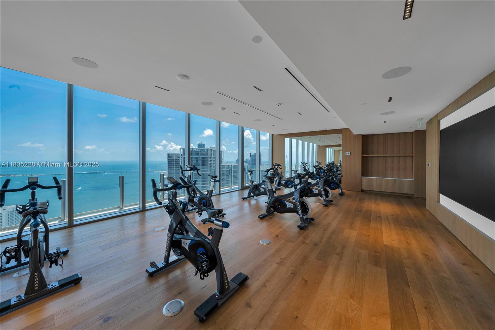 image Aston Martin Residences58