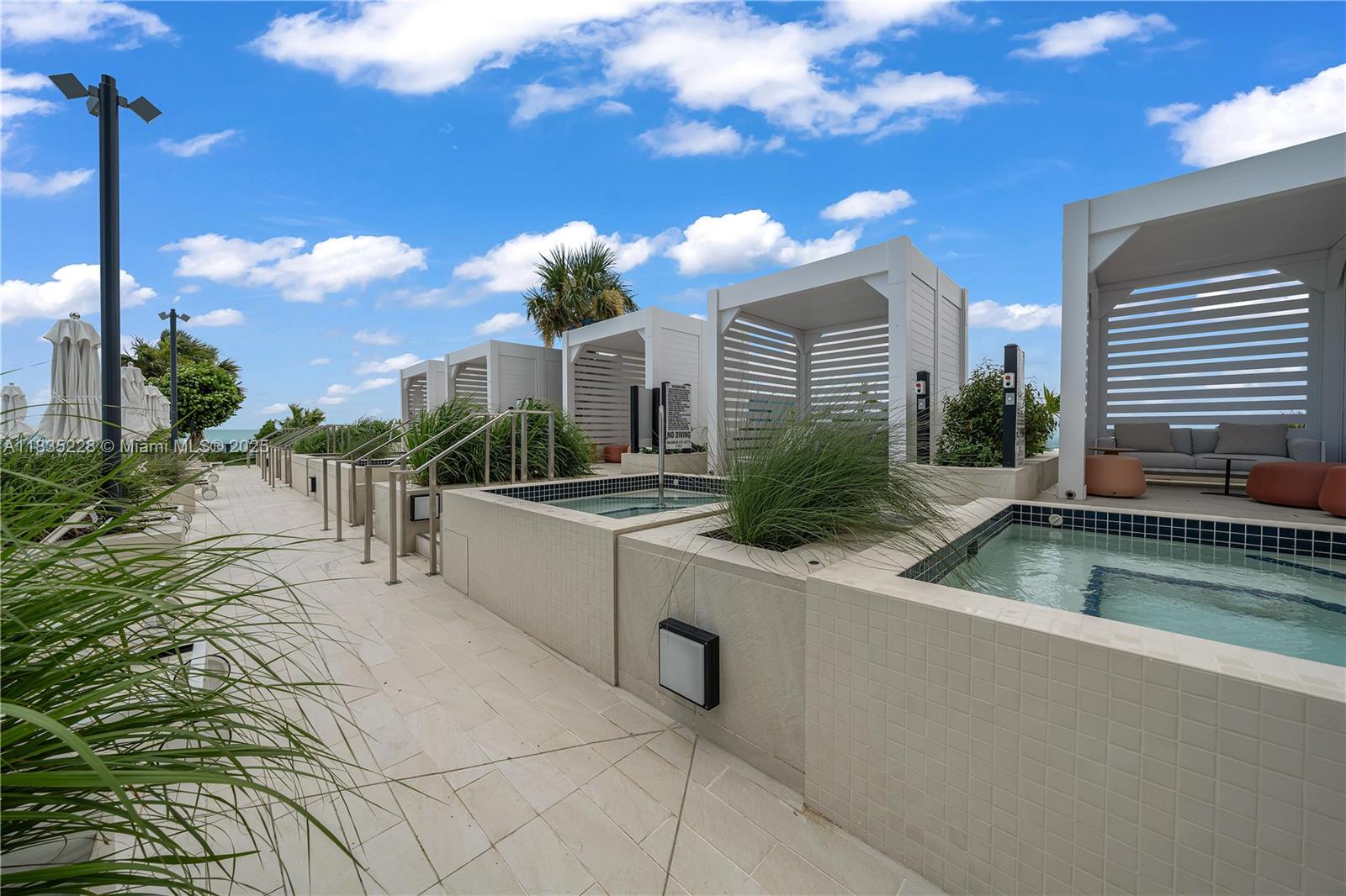 image Aston Martin Residences64