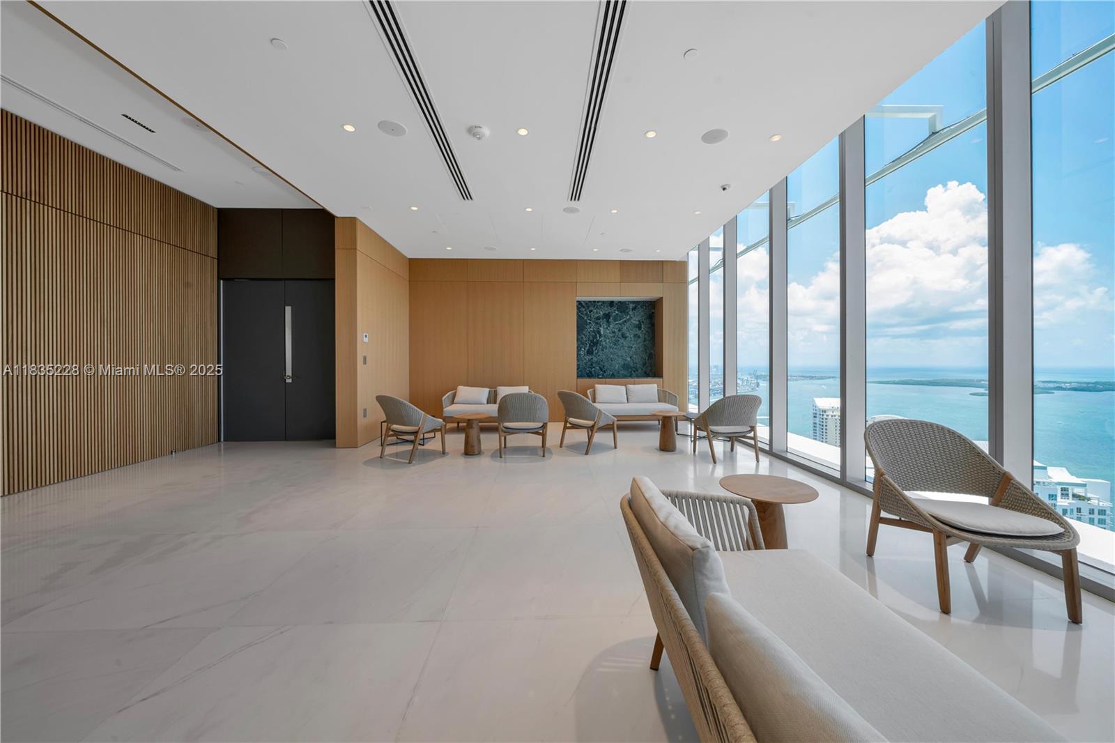 image Aston Martin Residences68