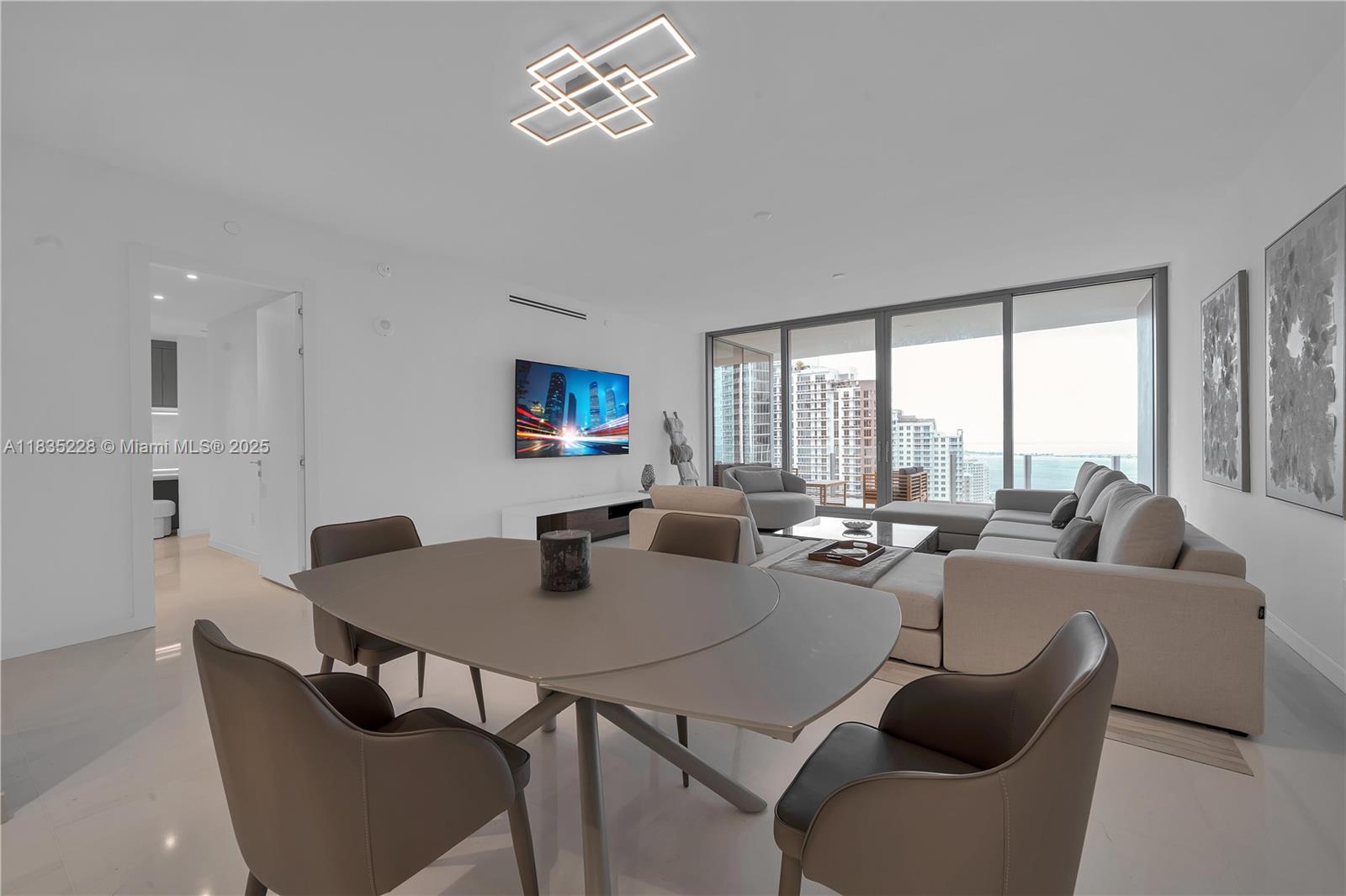 image Aston Martin Residences7
