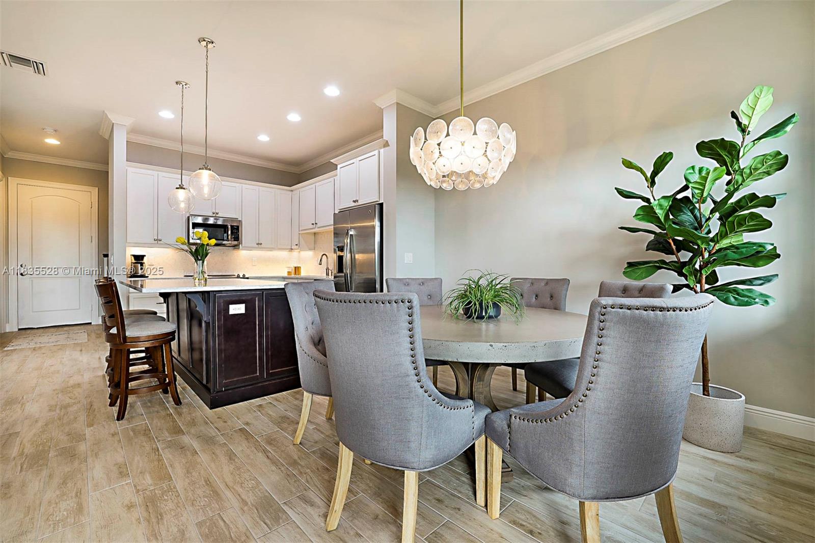 122 Ocean Breeze Dr Juno Beach, FL 33408