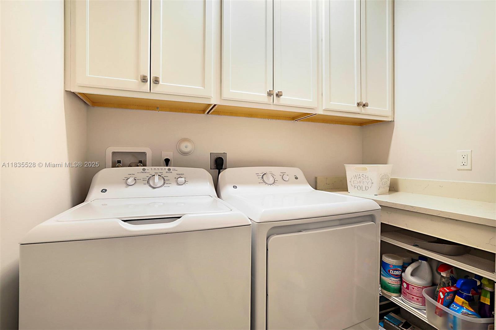 122 Ocean Breeze Dr Juno Beach, FL 33408