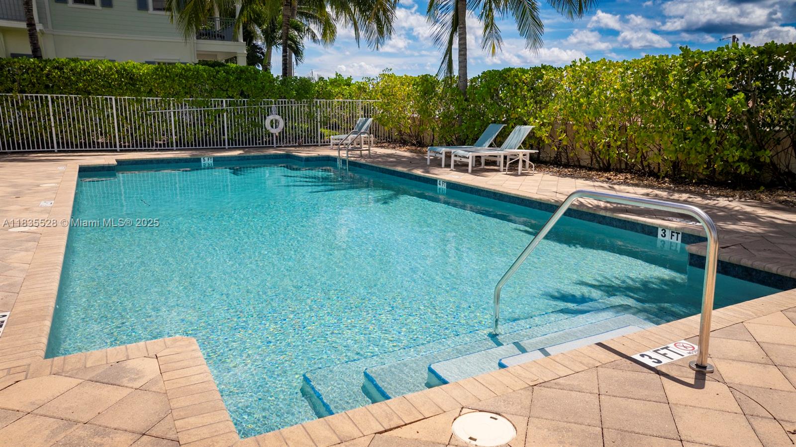 122 Ocean Breeze Dr Juno Beach, FL 33408