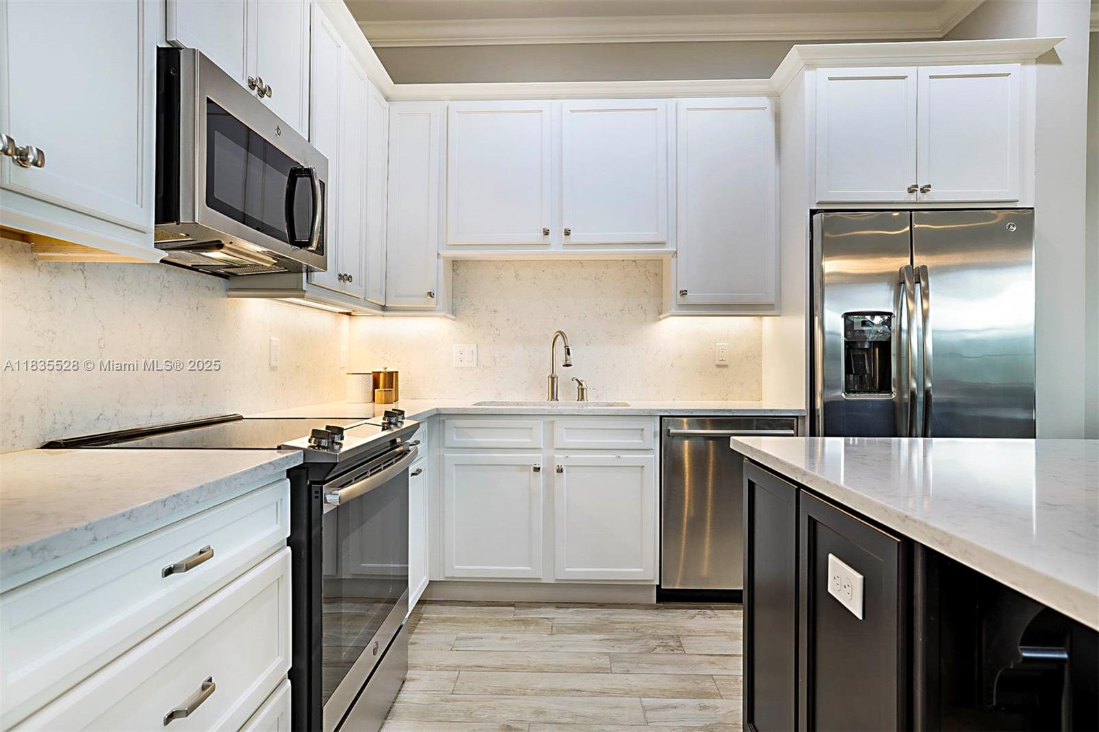 122 Ocean Breeze Dr Juno Beach, FL 33408