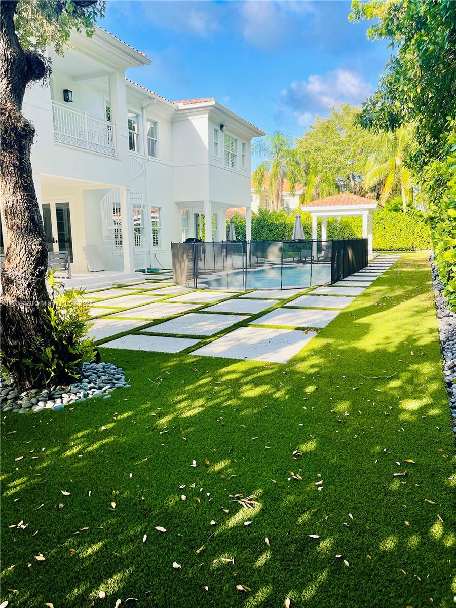 680 Destacada Ave