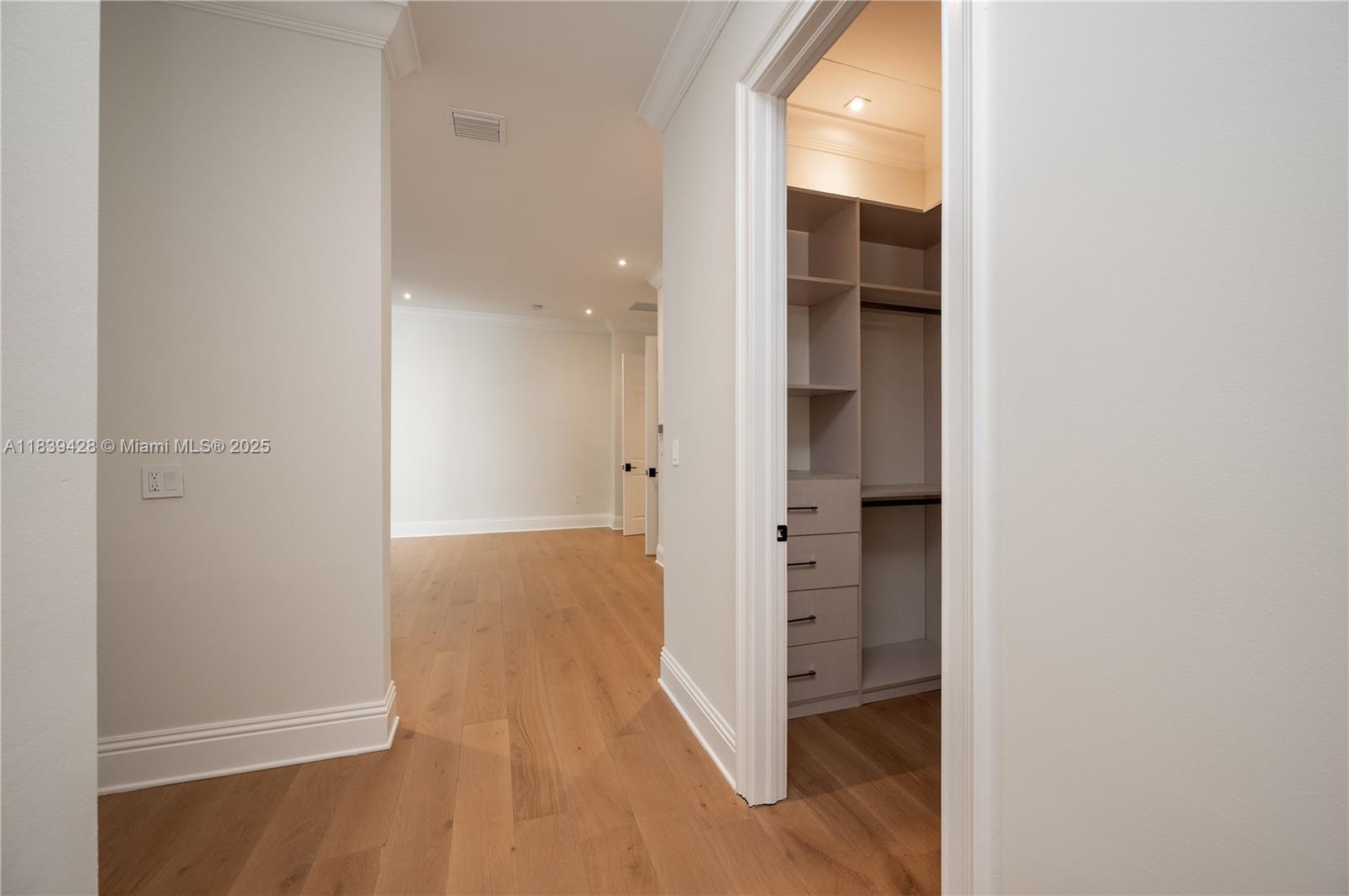 680 Destacada Ave Coral Gables, FL 33156 680 Destacada Ave Coral Gables, FL 33156