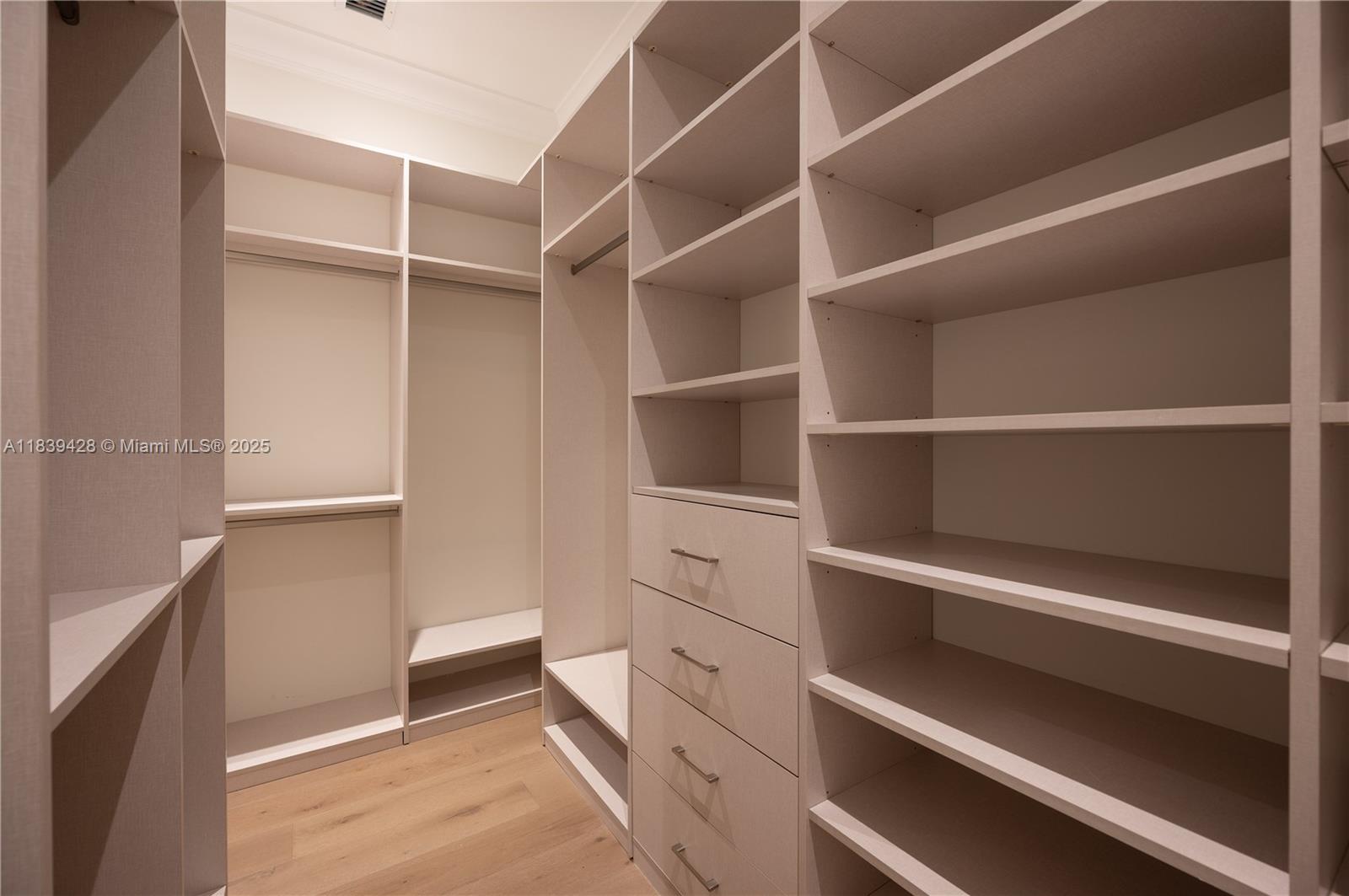 680 Destacada Ave Coral Gables, FL 33156 680 Destacada Ave Coral Gables, FL 33156