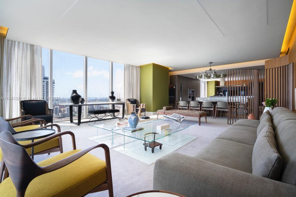 18501 Collins Ave #3504