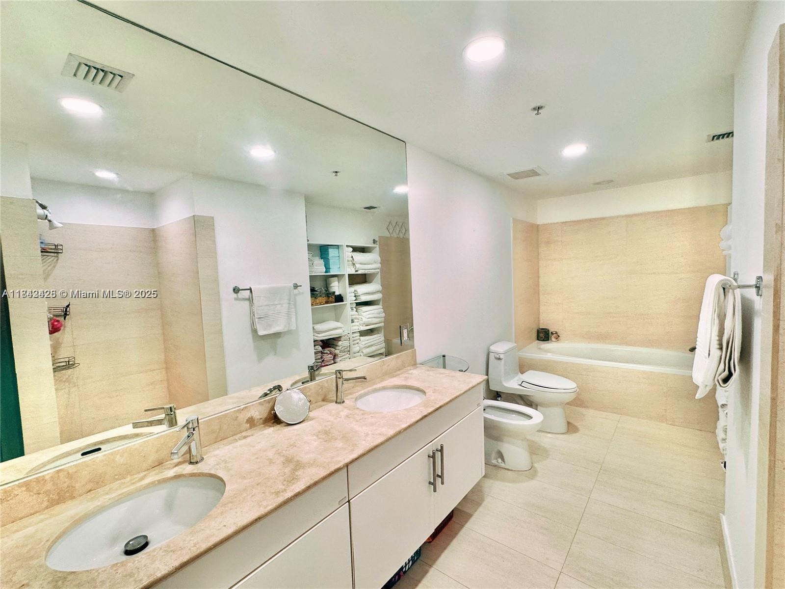 7929 West Dr #702 North Bay Village, FL 33141