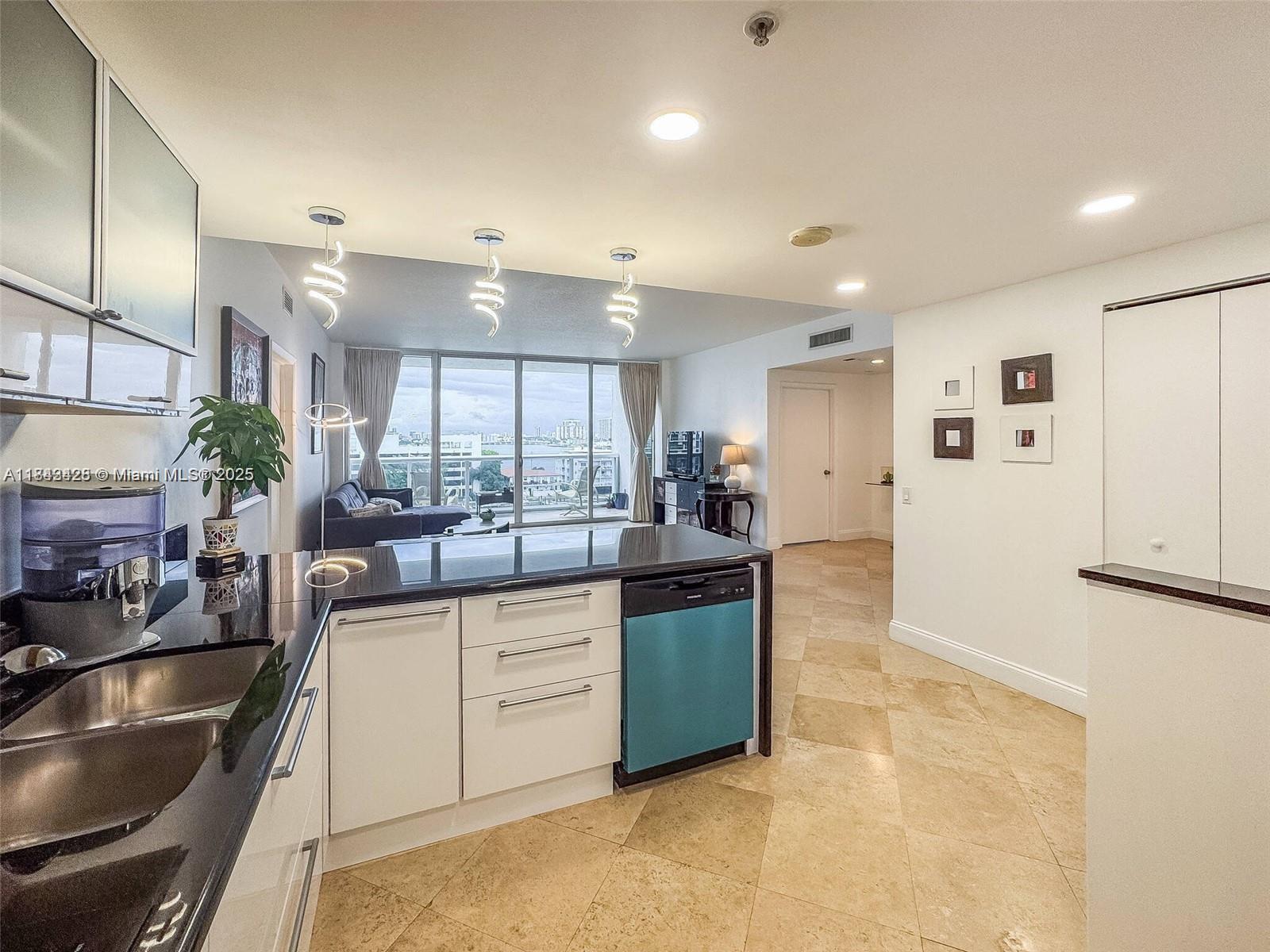 7929 West Dr #702 North Bay Village, FL 33141