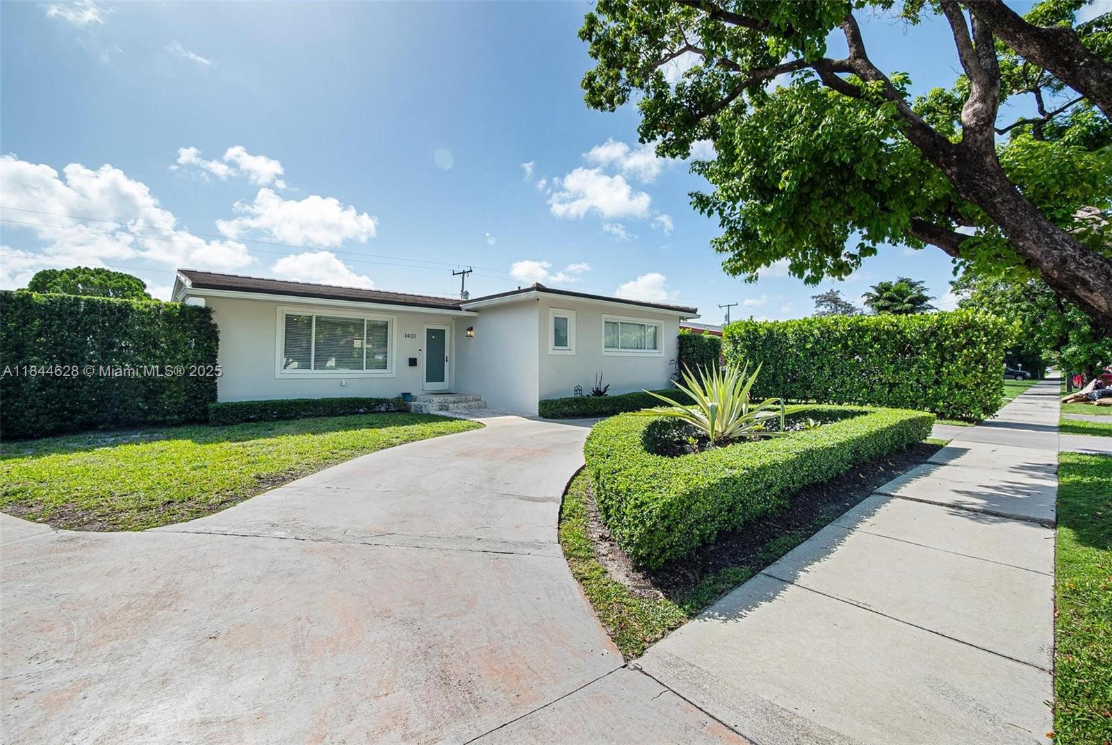 1401 SW 82nd Ct