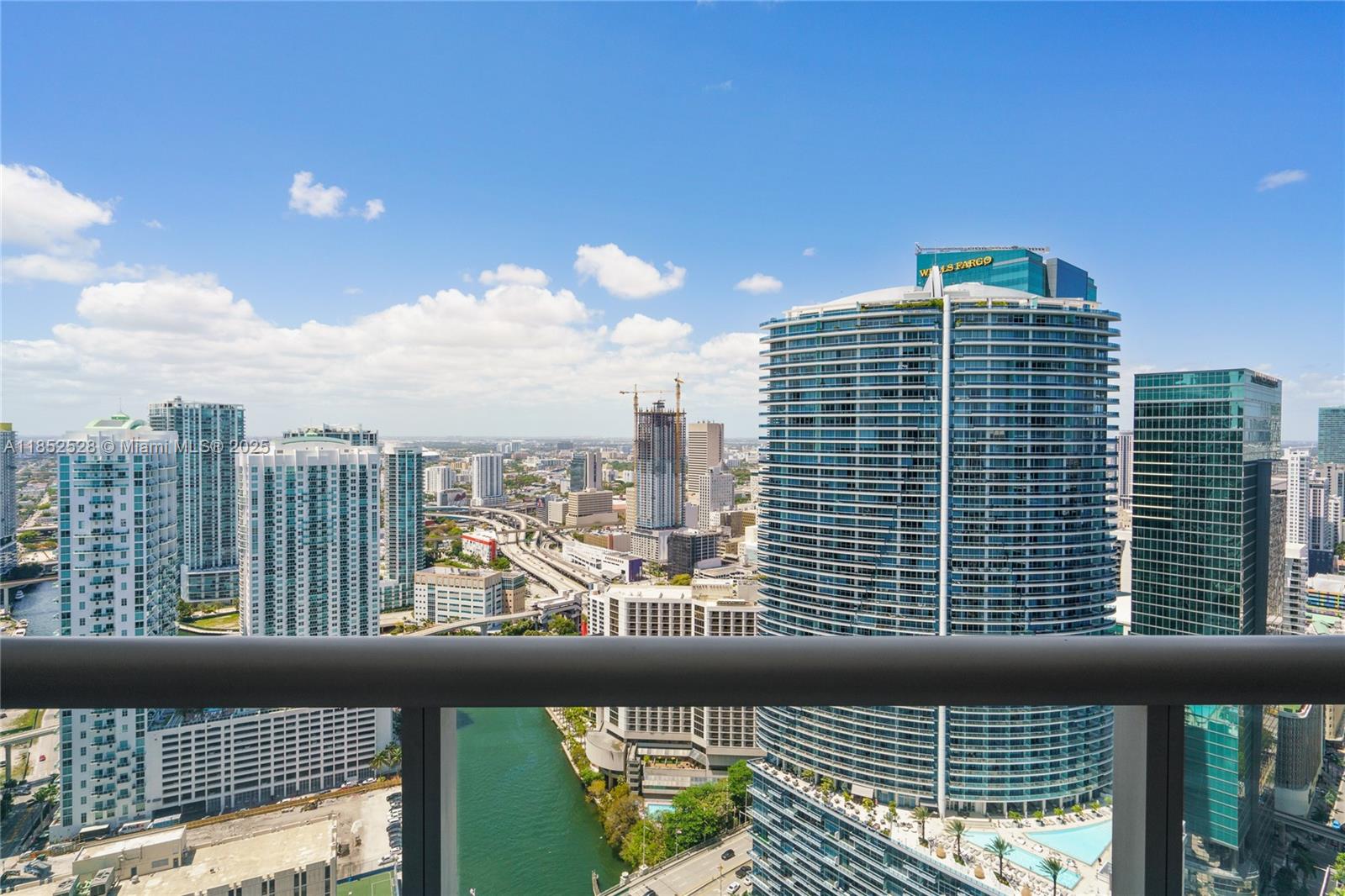 465 Brickell Ave #3806