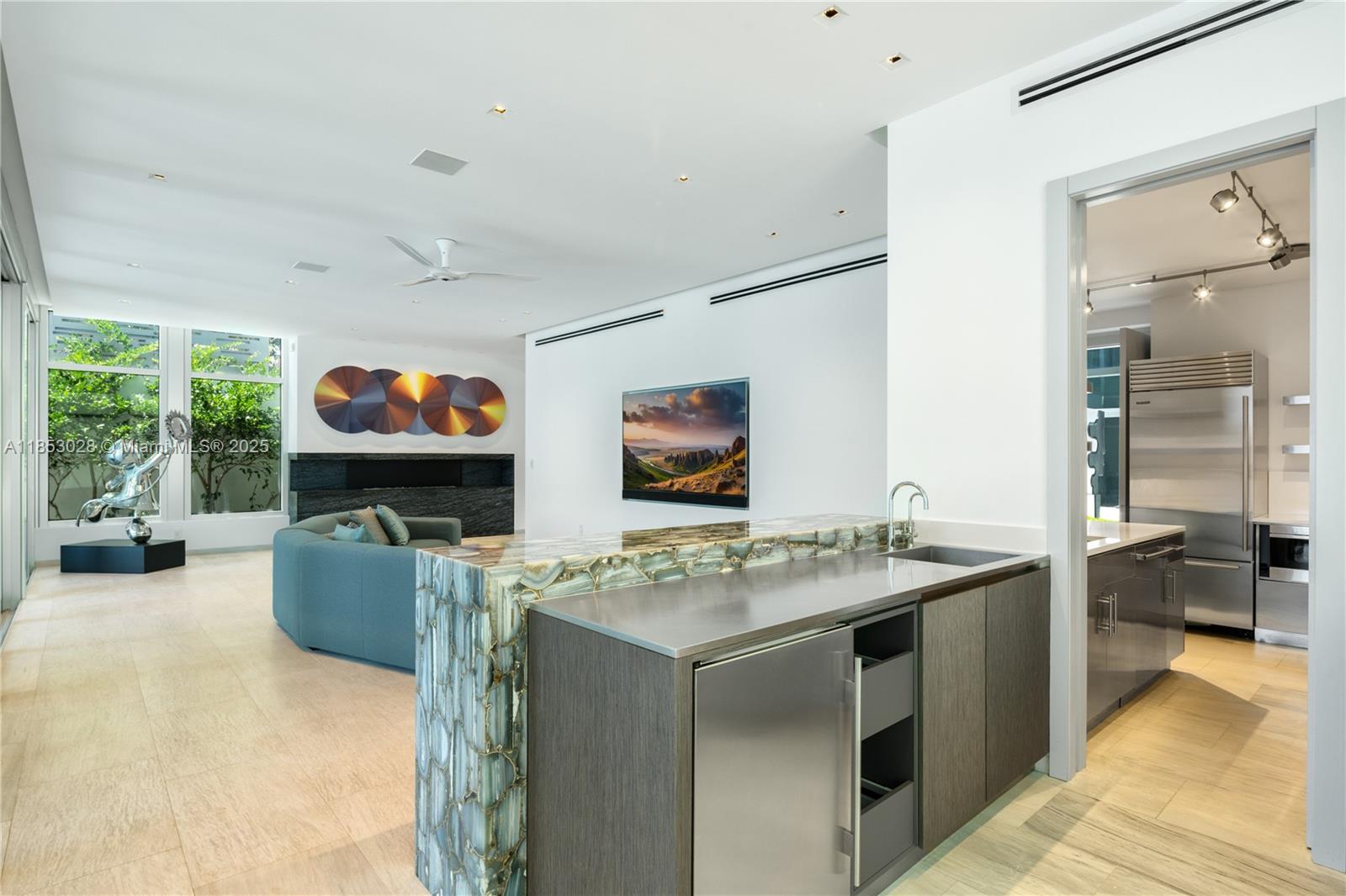 7815 Atlantic Way Miami Beach, FL 33141