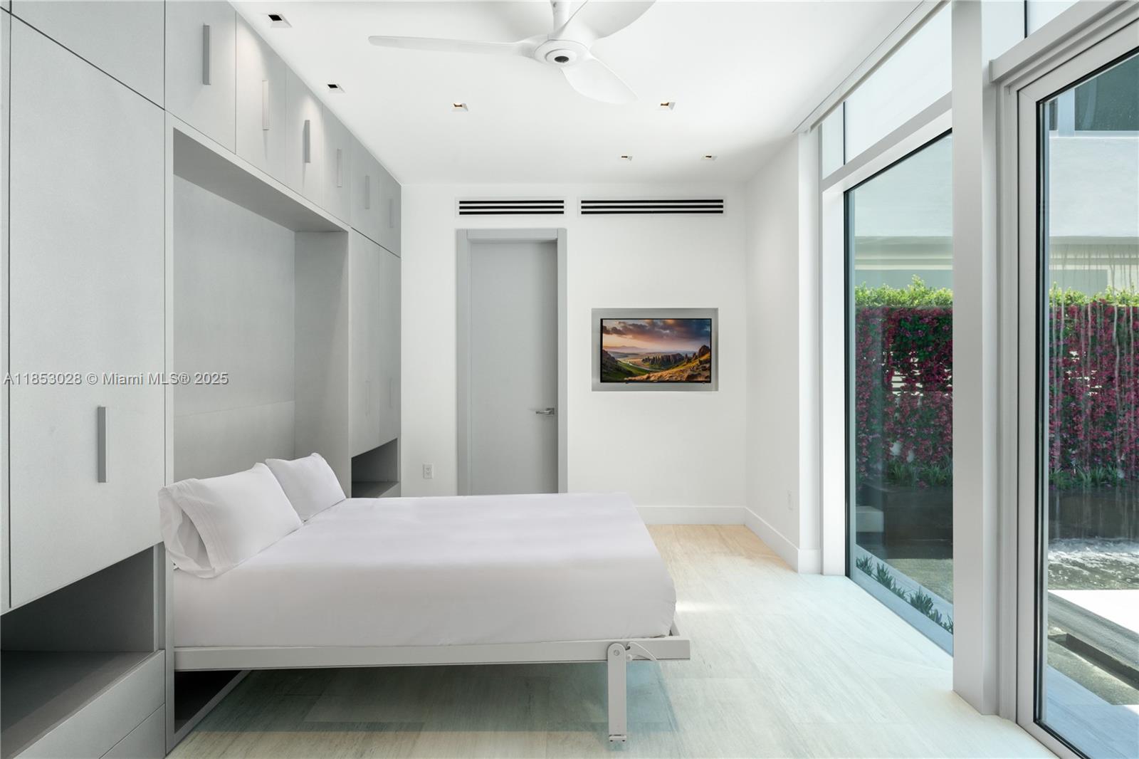 7815 Atlantic Way Miami Beach, FL 33141