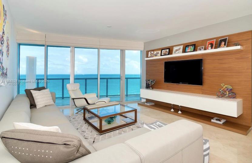 17001 Collins Ave #1505
