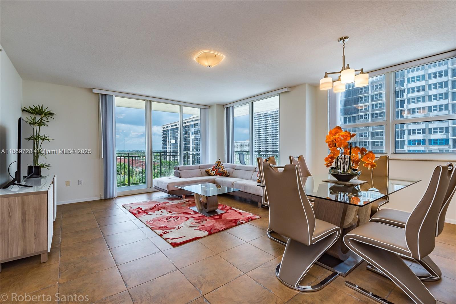 image 2080  Ocean Drive9