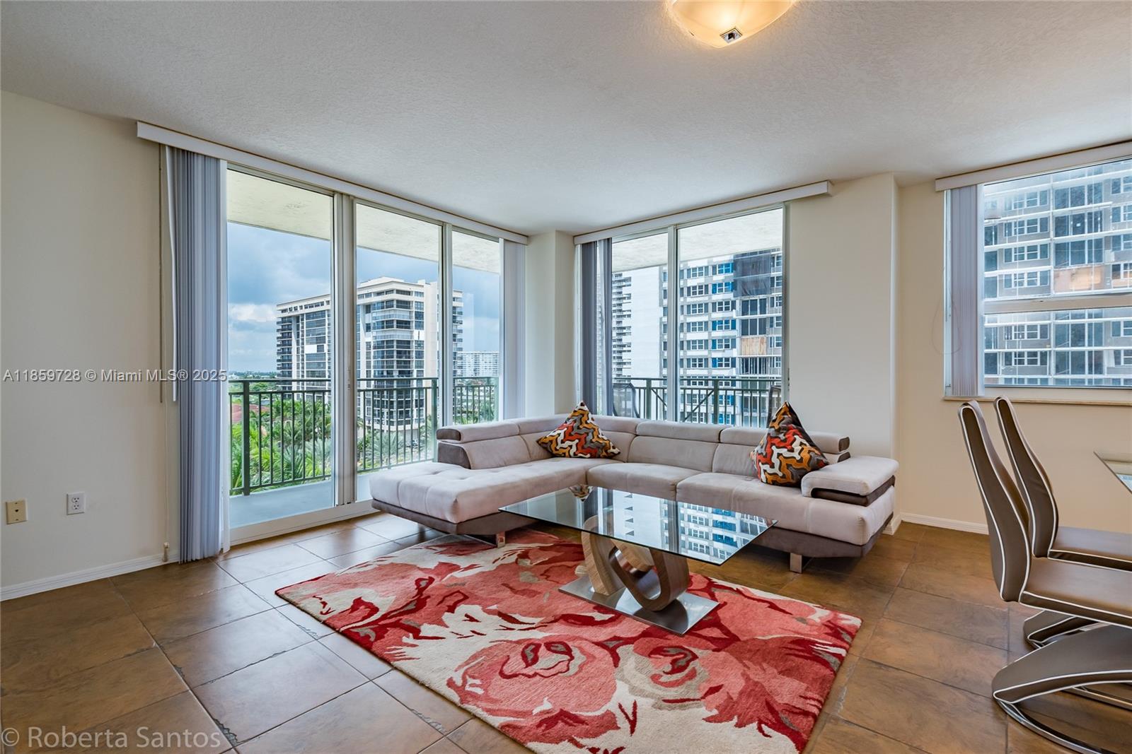 image 2080  Ocean Drive10