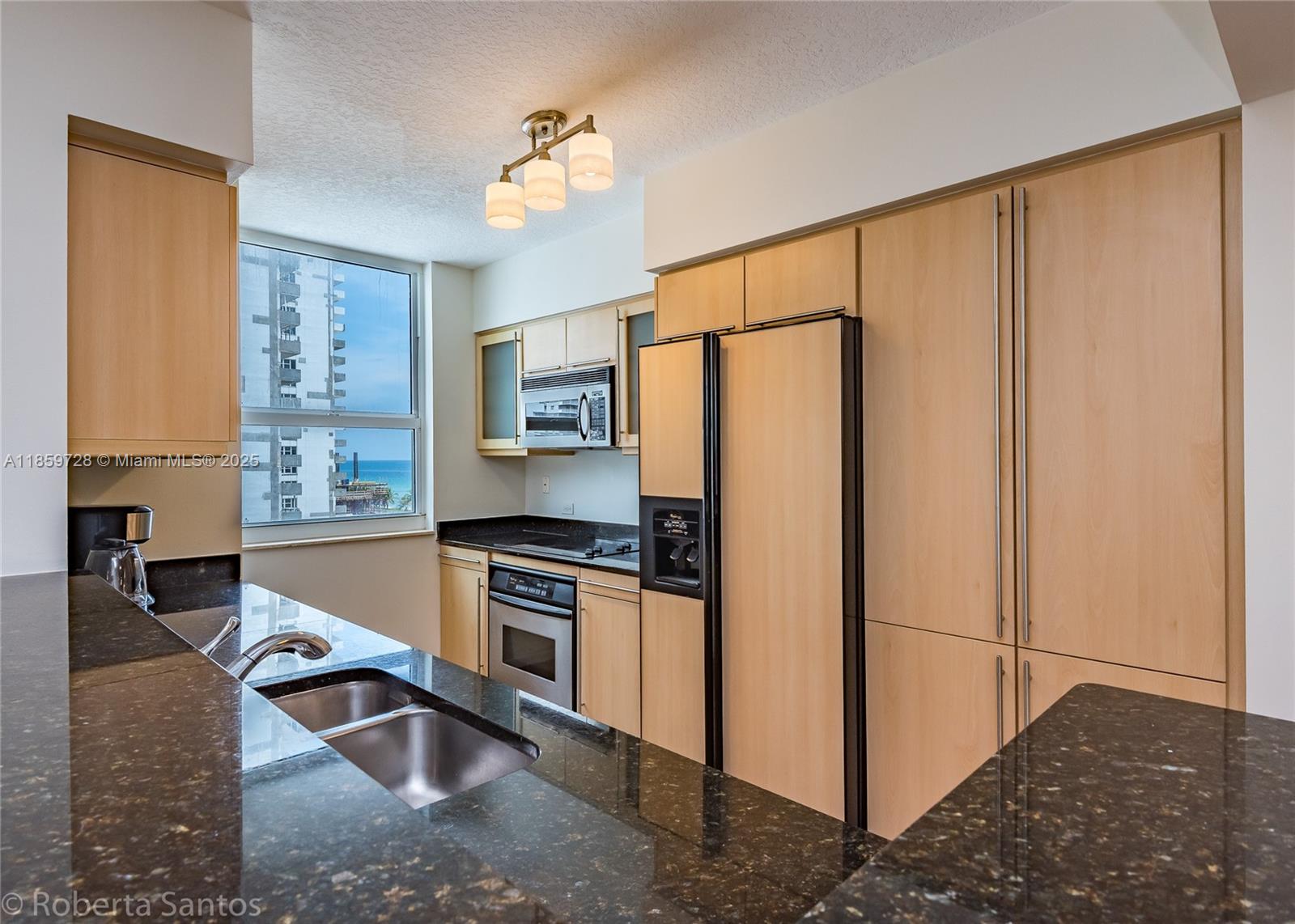 image 2080  Ocean Drive15