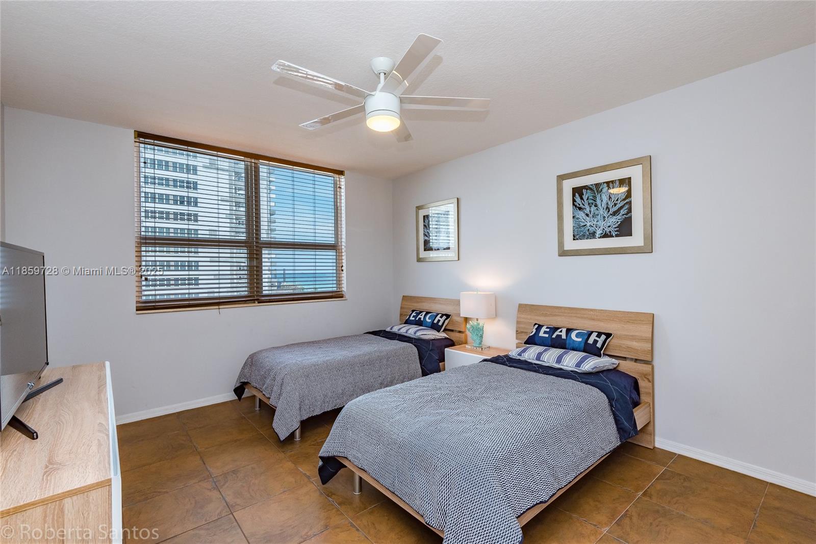 image 2080  Ocean Drive20