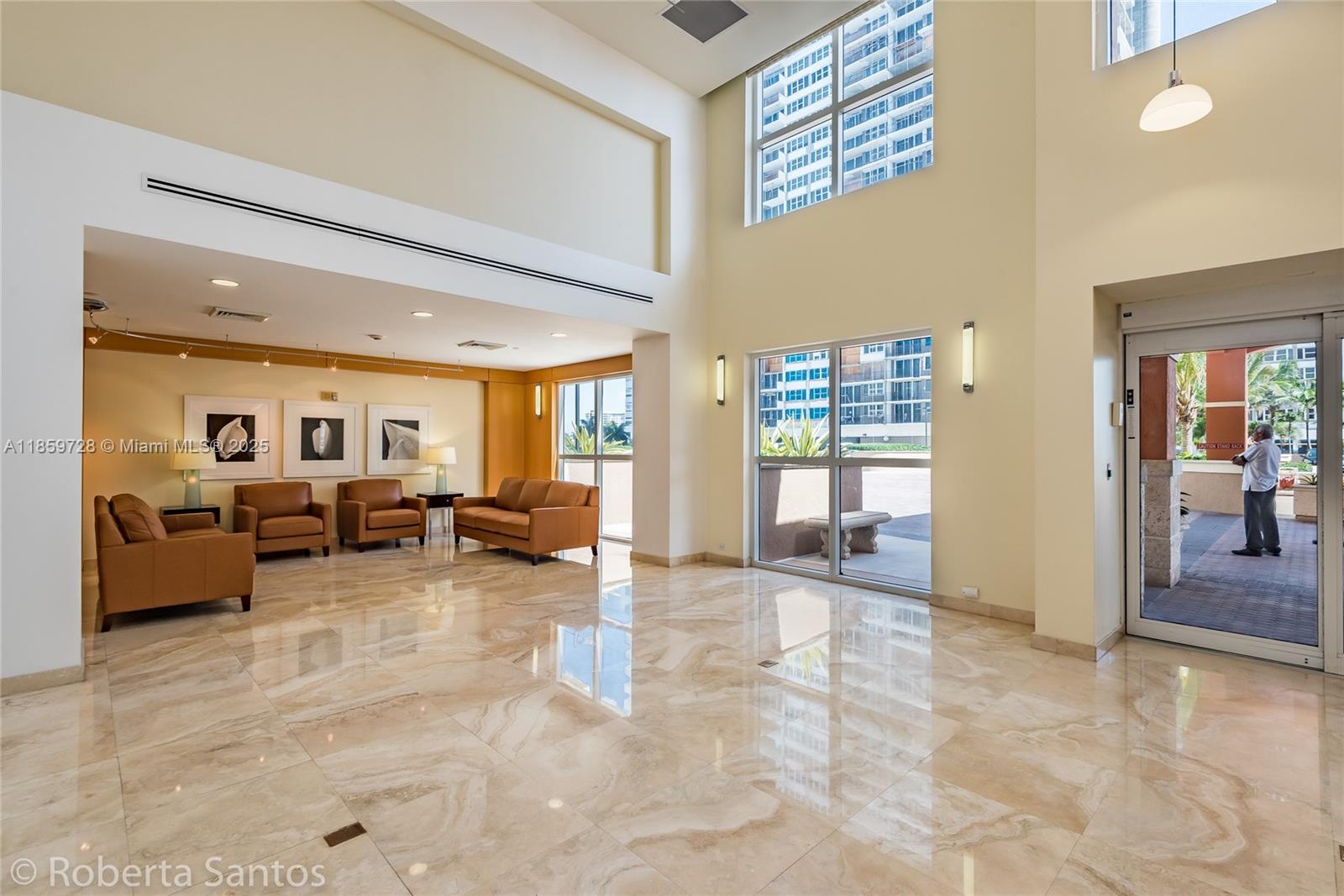 image 2080  Ocean Drive32
