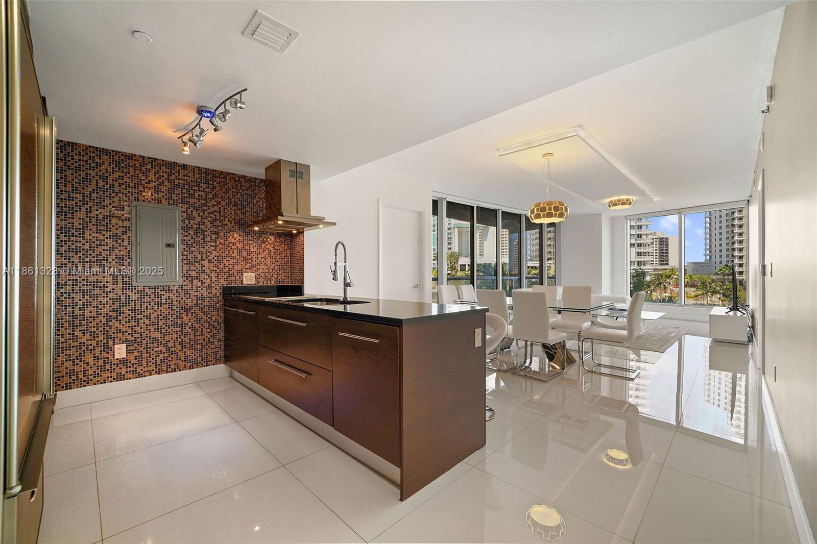 495 Brickell Ave #402