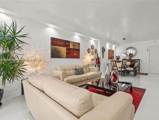 2801 NE 183rd St #2012W,Aventura, FL 33160