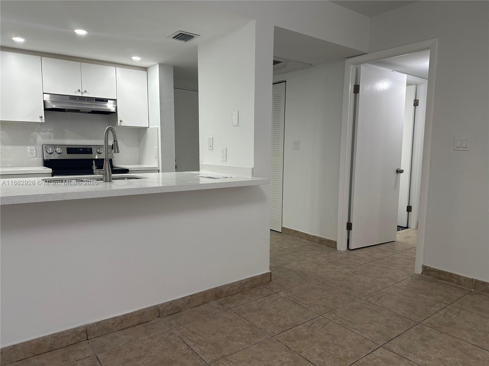 8100 Geneva Ct #142