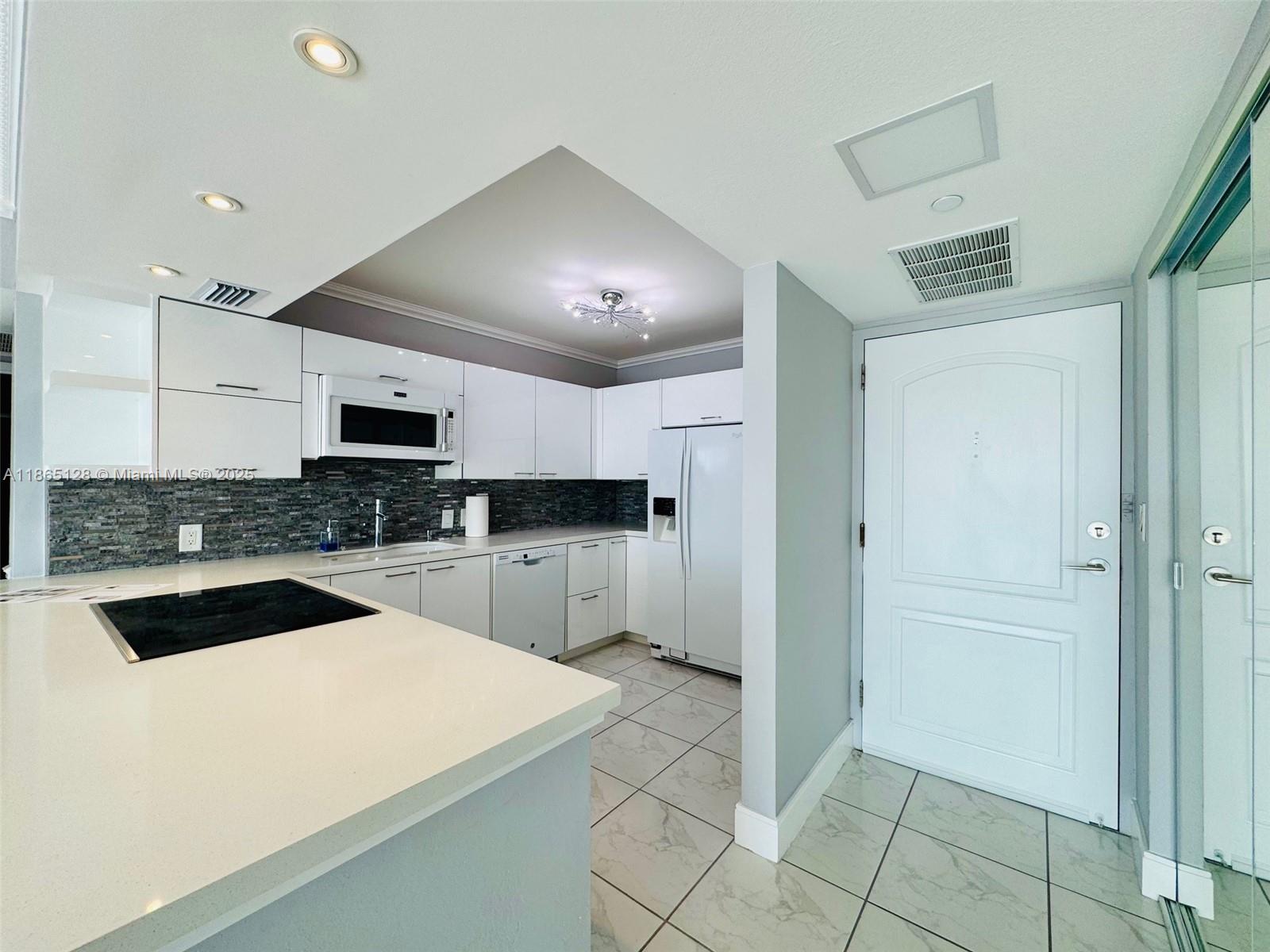3625 N Country Clb Dr #2009