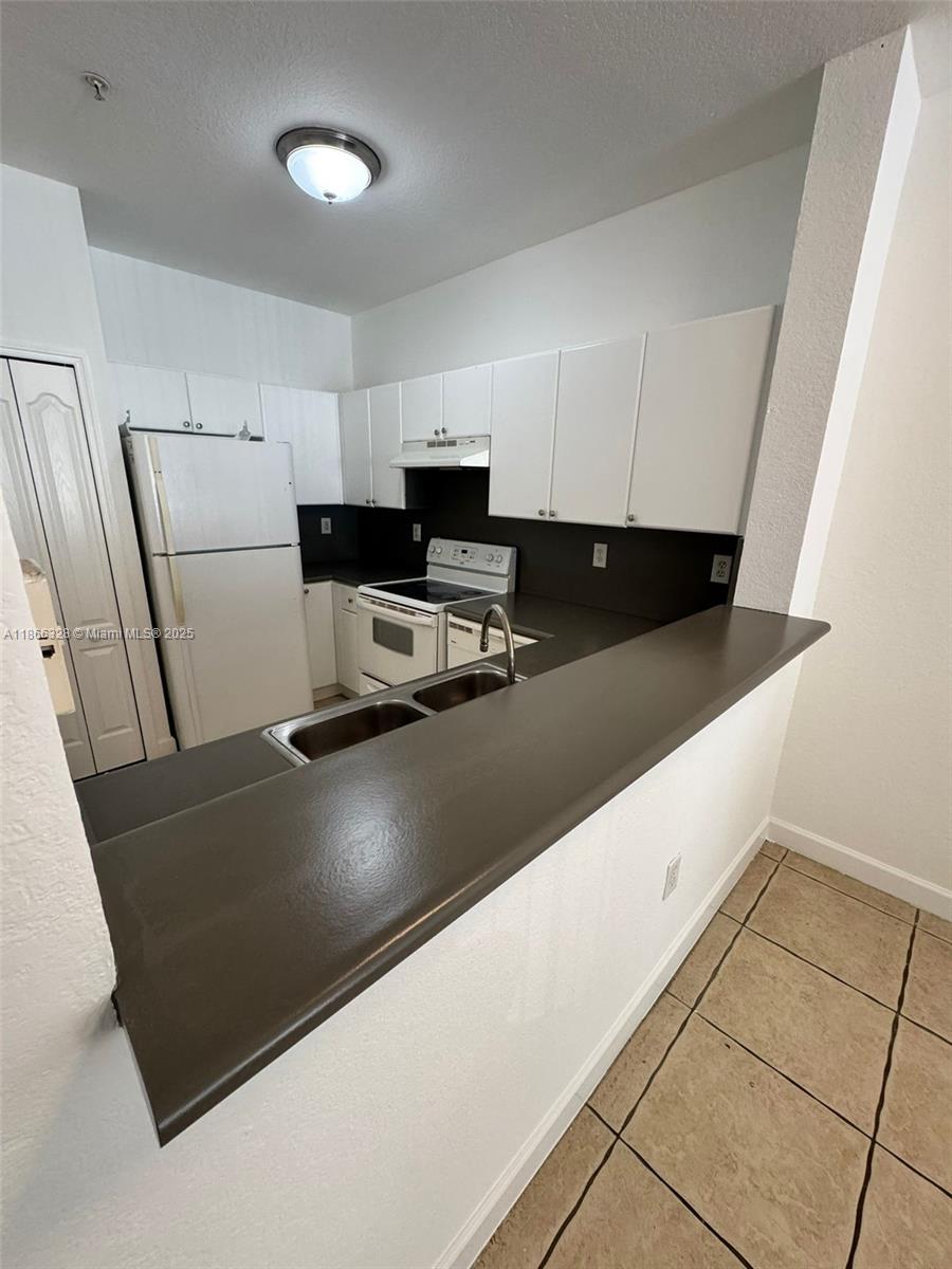 17620 NW 73rd Ave #104-17,Hialeah, FL 33015