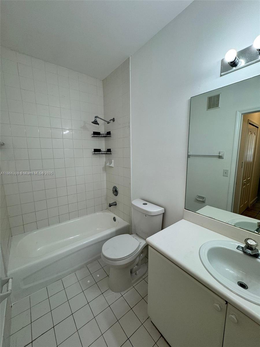 17620 NW 73rd Ave #104-17,Hialeah, FL 33015