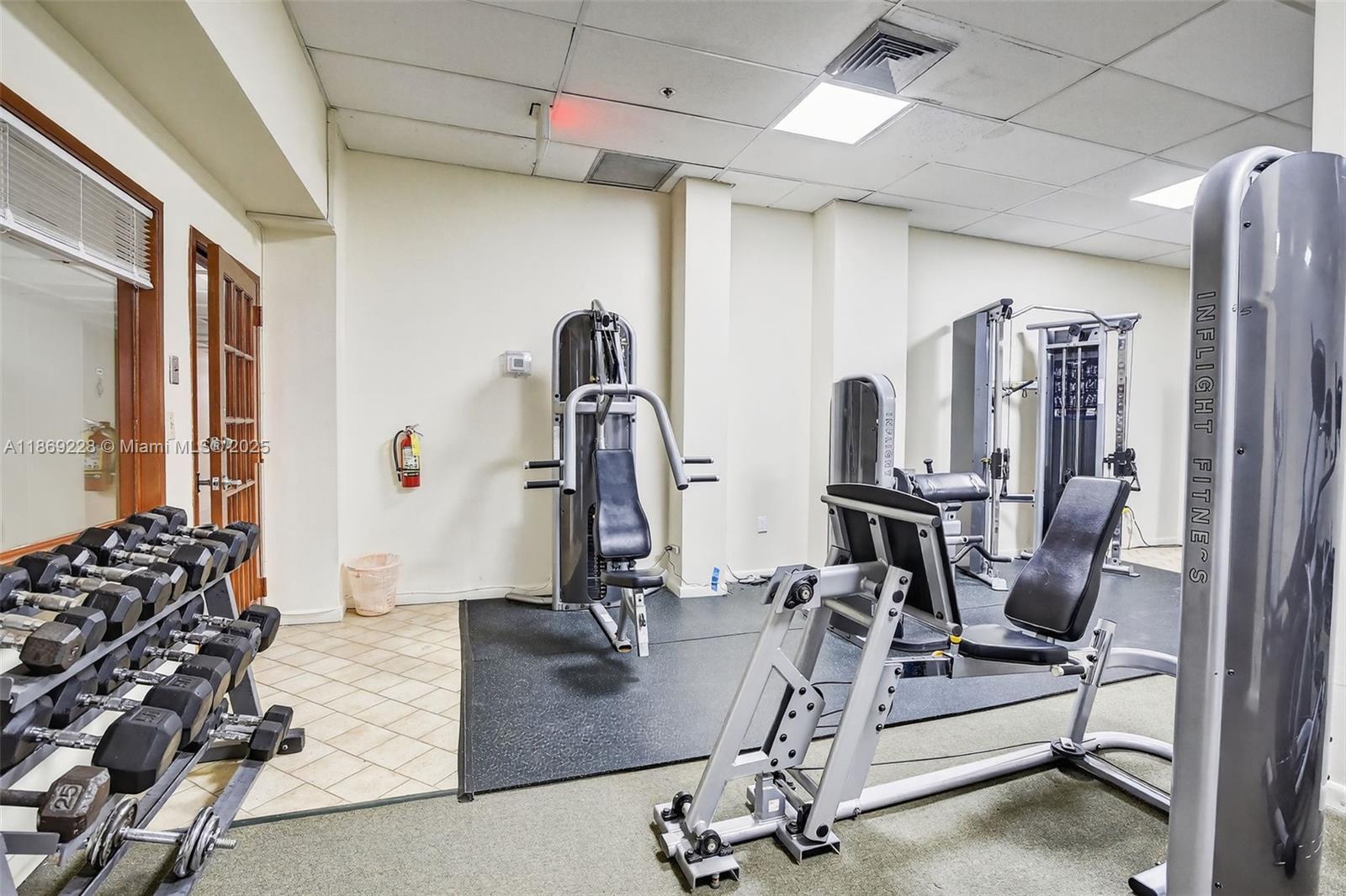 image Winston Towers 600 Condo29