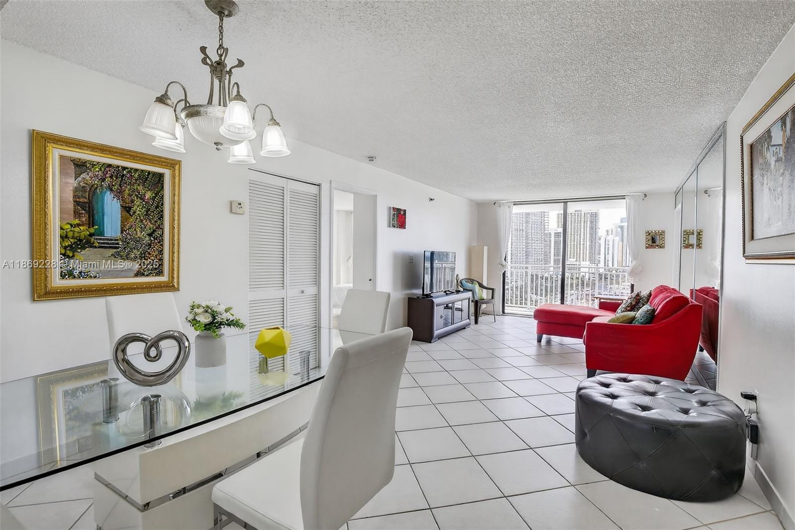 image Winston Towers 600 Condo6