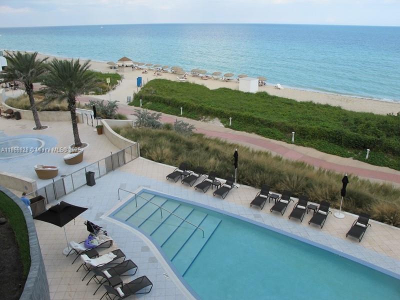 6801 Collins Ave #309