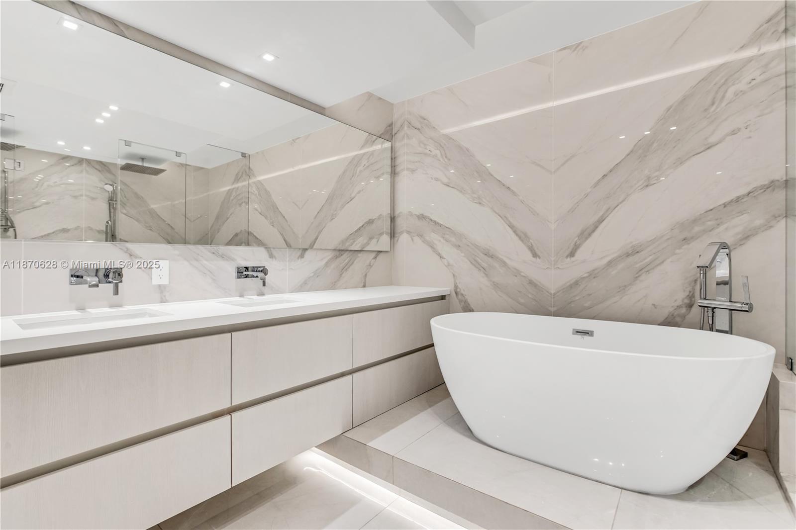 image Bal Harbour 101 Condo31
