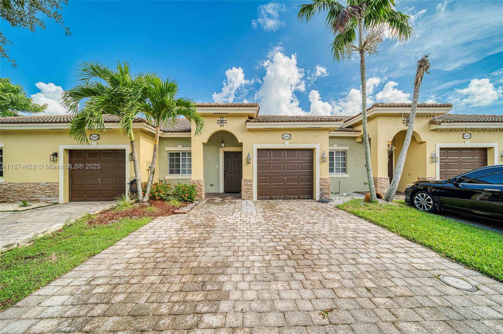 3243 NE 11th Dr #3243